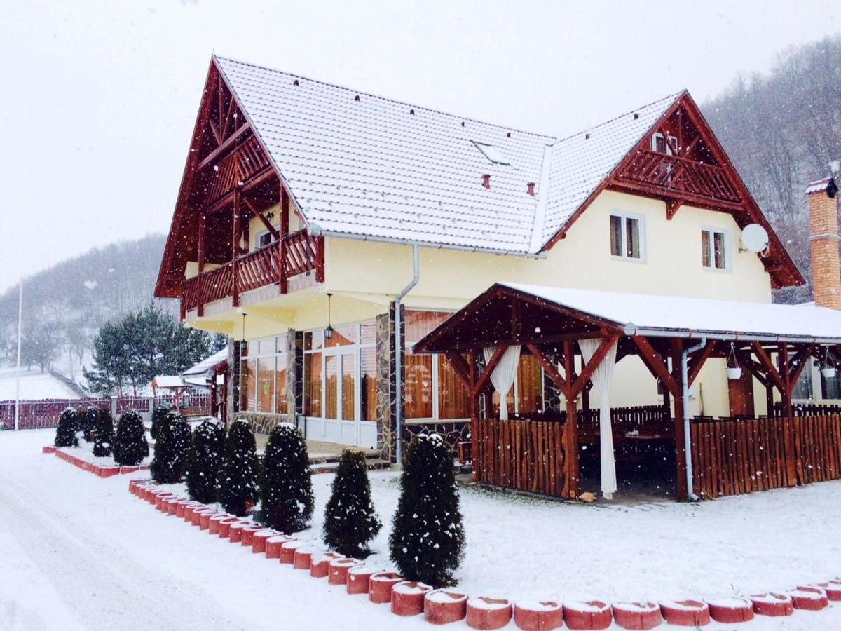 Olimpia Villa Tibod Exterior photo
